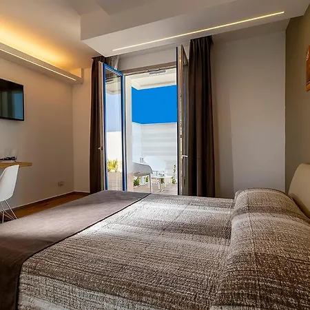 Hotel Sundeck