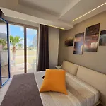 Sundeck Hotel