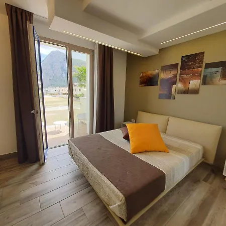 Отель Sundeck 3*