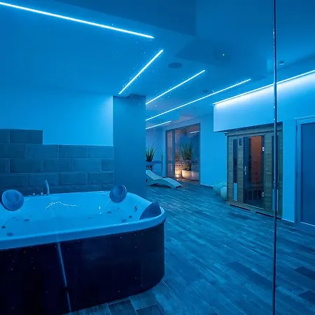 Отель Sundeck 3*