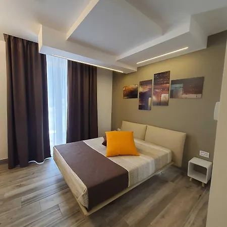 Отель Sundeck 3*